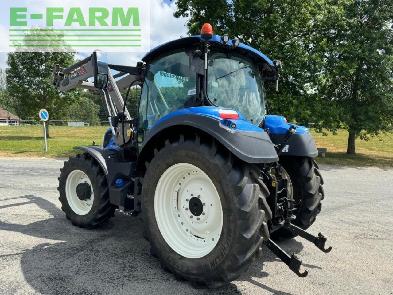 Traktor του τύπου New Holland t5.120 dynamic command, Gebrauchtmaschine σε Ytrac (Φωτογραφία 3)