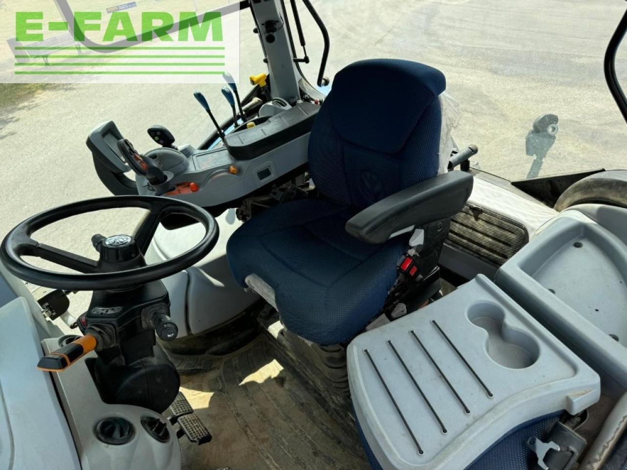 Traktor του τύπου New Holland t5.120 dynamic command, Gebrauchtmaschine σε Ytrac (Φωτογραφία 10)