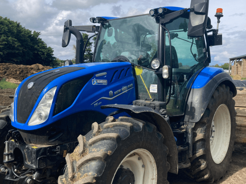 Traktor des Typs New Holland T5.120 DYNAMIC COMMAND, Gebrauchtmaschine in CINTHEAUX (Bild 1)