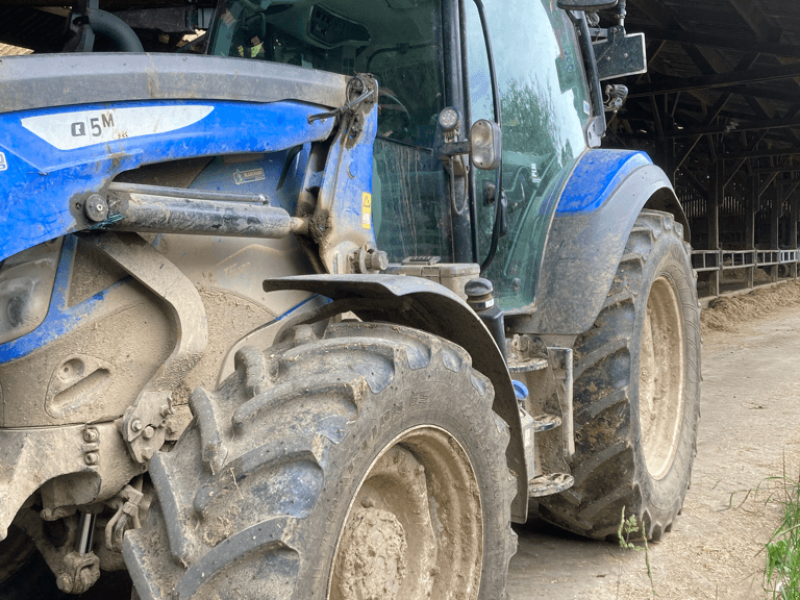 Traktor of the type New Holland T5.120 DYNAMIC COMMAND, Gebrauchtmaschine in CONDE SUR VIRE