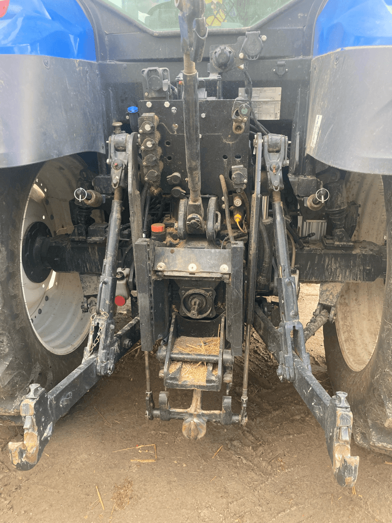 Traktor del tipo New Holland T5.120 DYNAMIC COMMAND, Gebrauchtmaschine In CONDE SUR VIRE (Immagine 3)