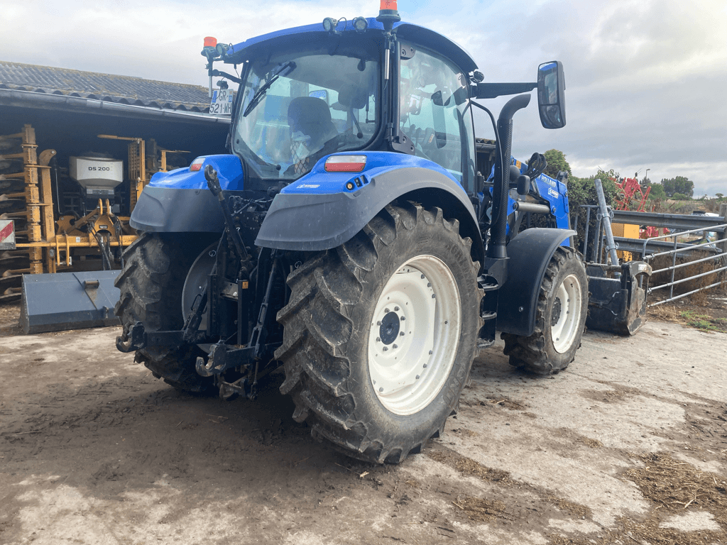 Traktor typu New Holland T5.120 DYNAMIC COMMAND, Gebrauchtmaschine w CONDE SUR VIRE (Zdjęcie 2)