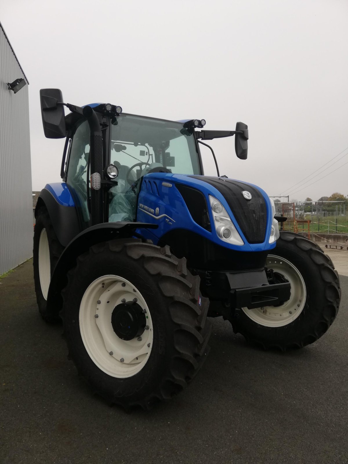 Traktor typu New Holland T5.120 DYNAMIC COMMAND, Gebrauchtmaschine w TREMEUR (Zdjęcie 2)