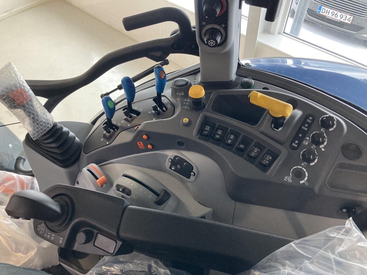 Traktor Türe ait New Holland T5.120 EC Stage V, Gebrauchtmaschine içinde Viborg (resim 7)