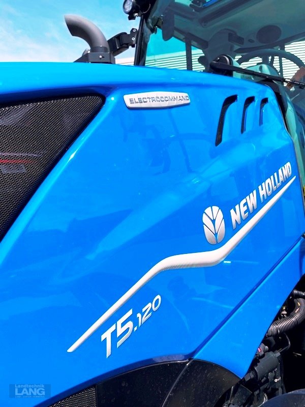 Traktor van het type New Holland T5.120 EC, Neumaschine in Rottenburg (Foto 14)