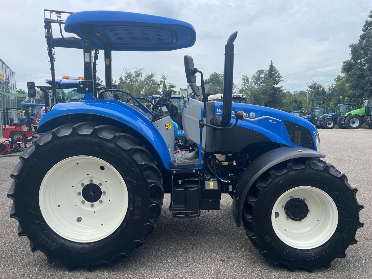 Traktor of the type New Holland T5.120 ROPS, Vorführmaschine in Burgkirchen (Picture 7)