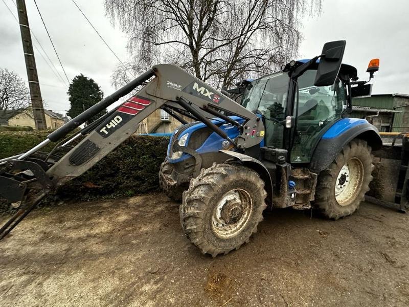 Traktor от тип New Holland T5120AC, Gebrauchtmaschine в PLUMELEC (Снимка 2)