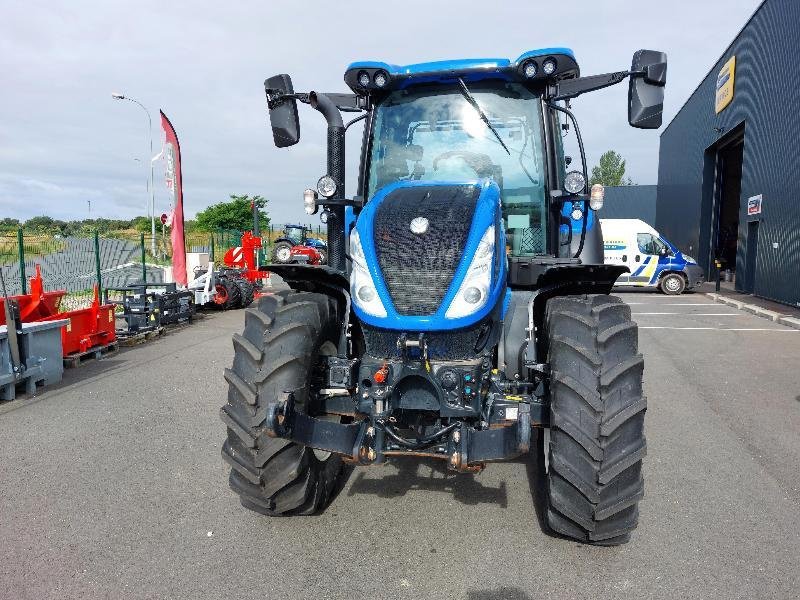 Traktor of the type New Holland T5120AC, Gebrauchtmaschine in CHATEAUBRIANT CEDEX (Picture 6)