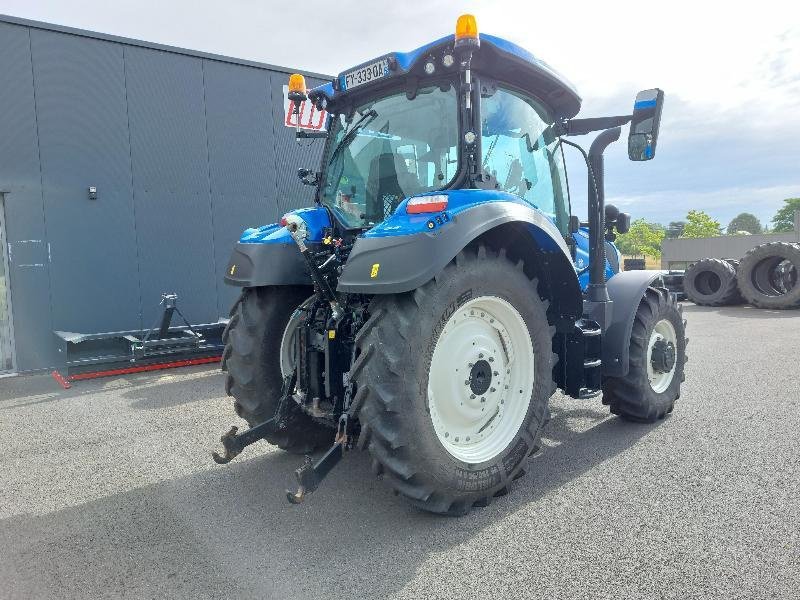 Traktor van het type New Holland T5120AC, Gebrauchtmaschine in CHATEAUBRIANT CEDEX (Foto 2)