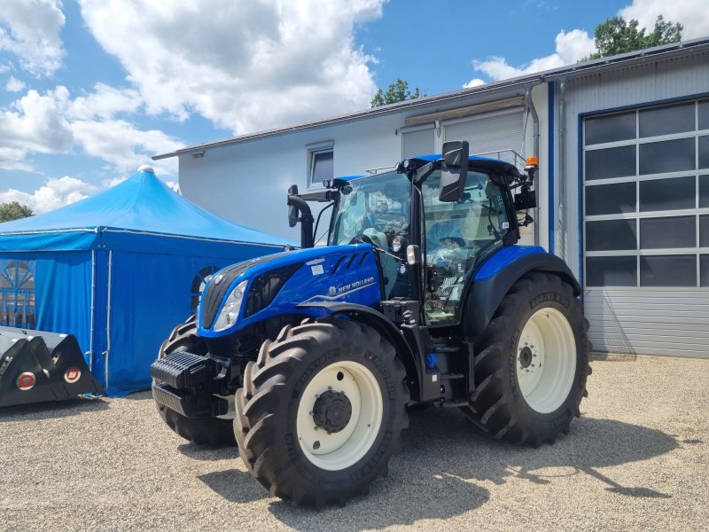 Traktor des Typs New Holland T5.120AC, Neumaschine in Sölden