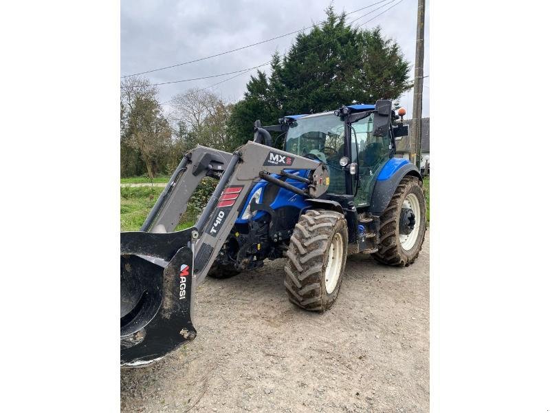 Traktor of the type New Holland T5120DYC, Gebrauchtmaschine in PLUMELEC (Picture 1)