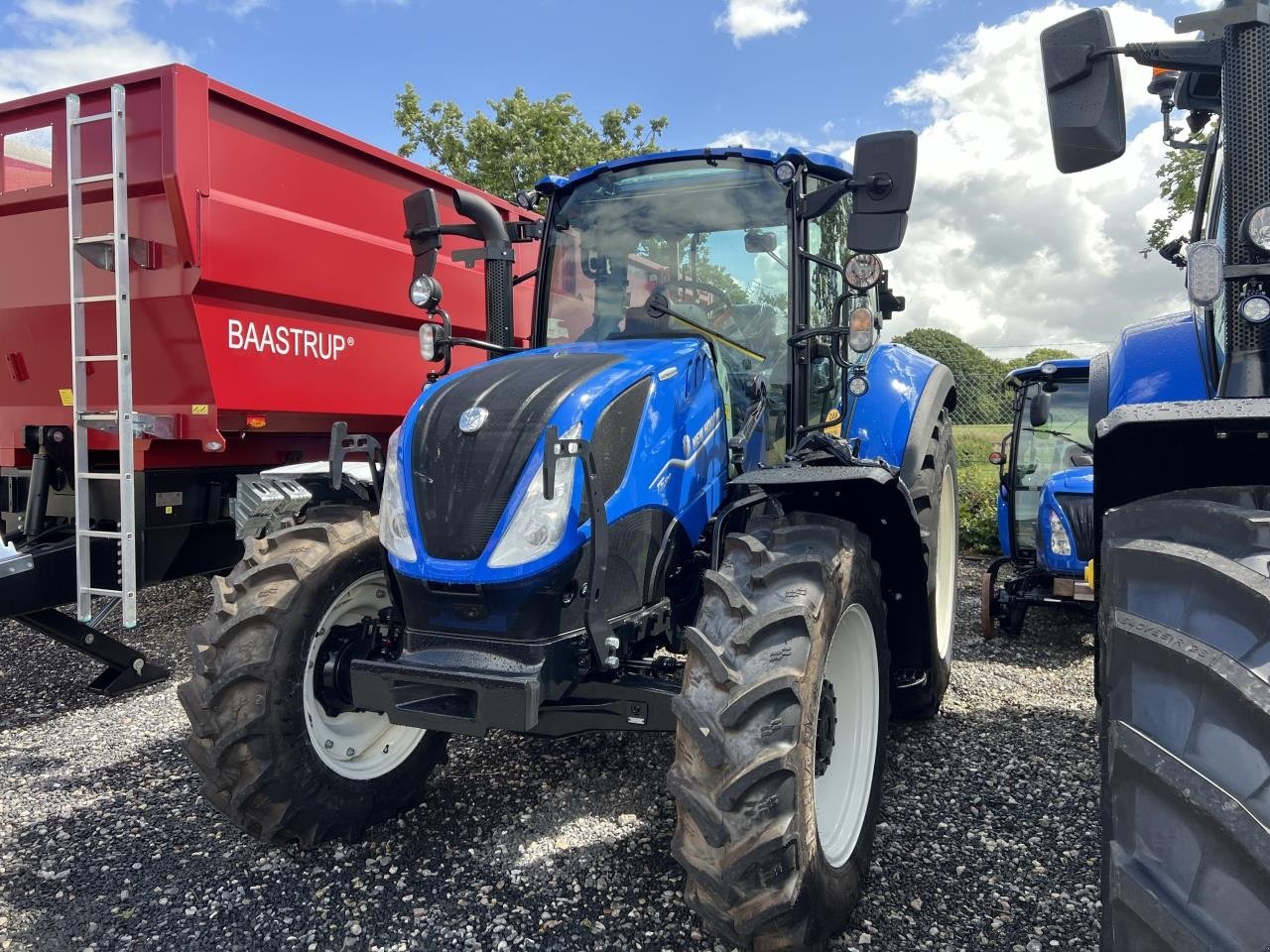 Traktor des Typs New Holland T5.120EC, Gebrauchtmaschine in Hadsten (Bild 1)