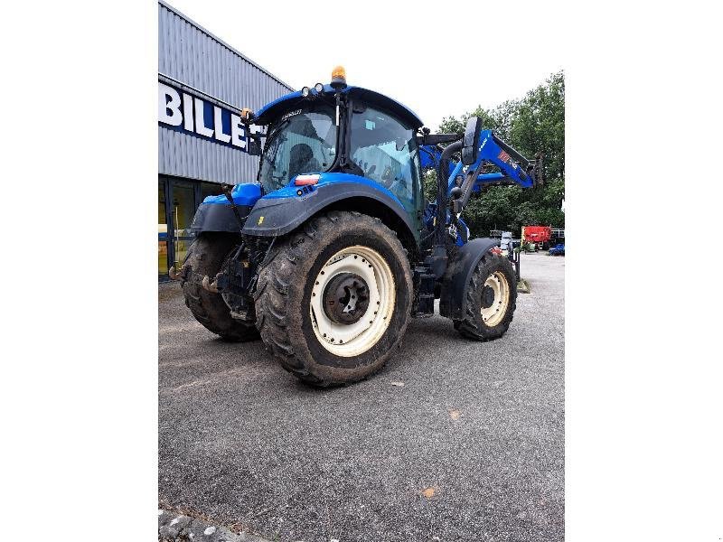 Traktor van het type New Holland T5130DYC, Gebrauchtmaschine in PLUMELEC (Foto 2)