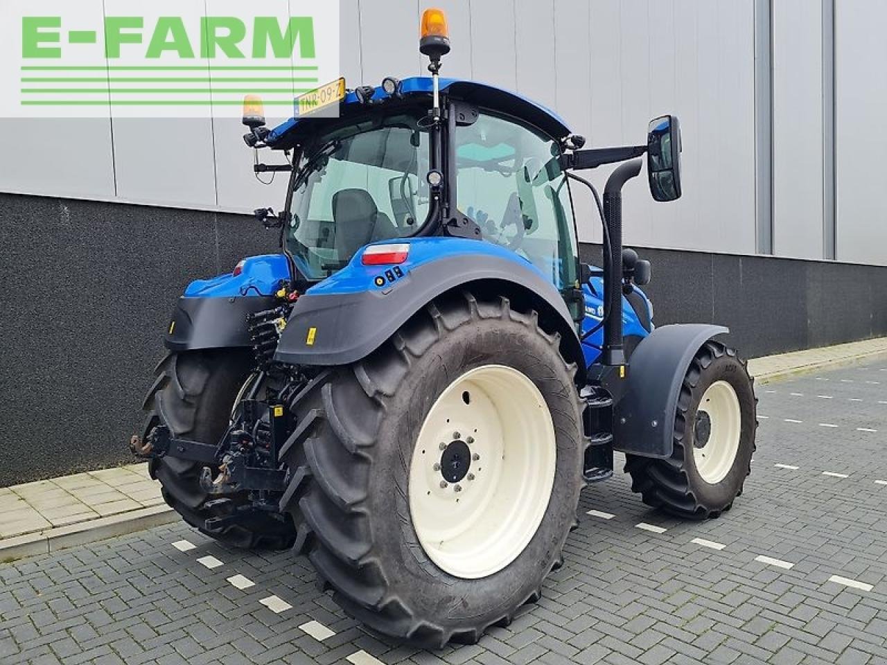 Traktor of the type New Holland t5.140 ac AC, Gebrauchtmaschine in gg VEGHEL (Picture 20)