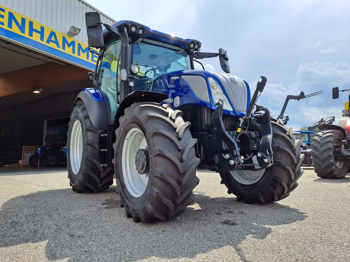 Traktor του τύπου New Holland T5.140 AC (Stage V), Neumaschine σε Burgkirchen (Φωτογραφία 12)