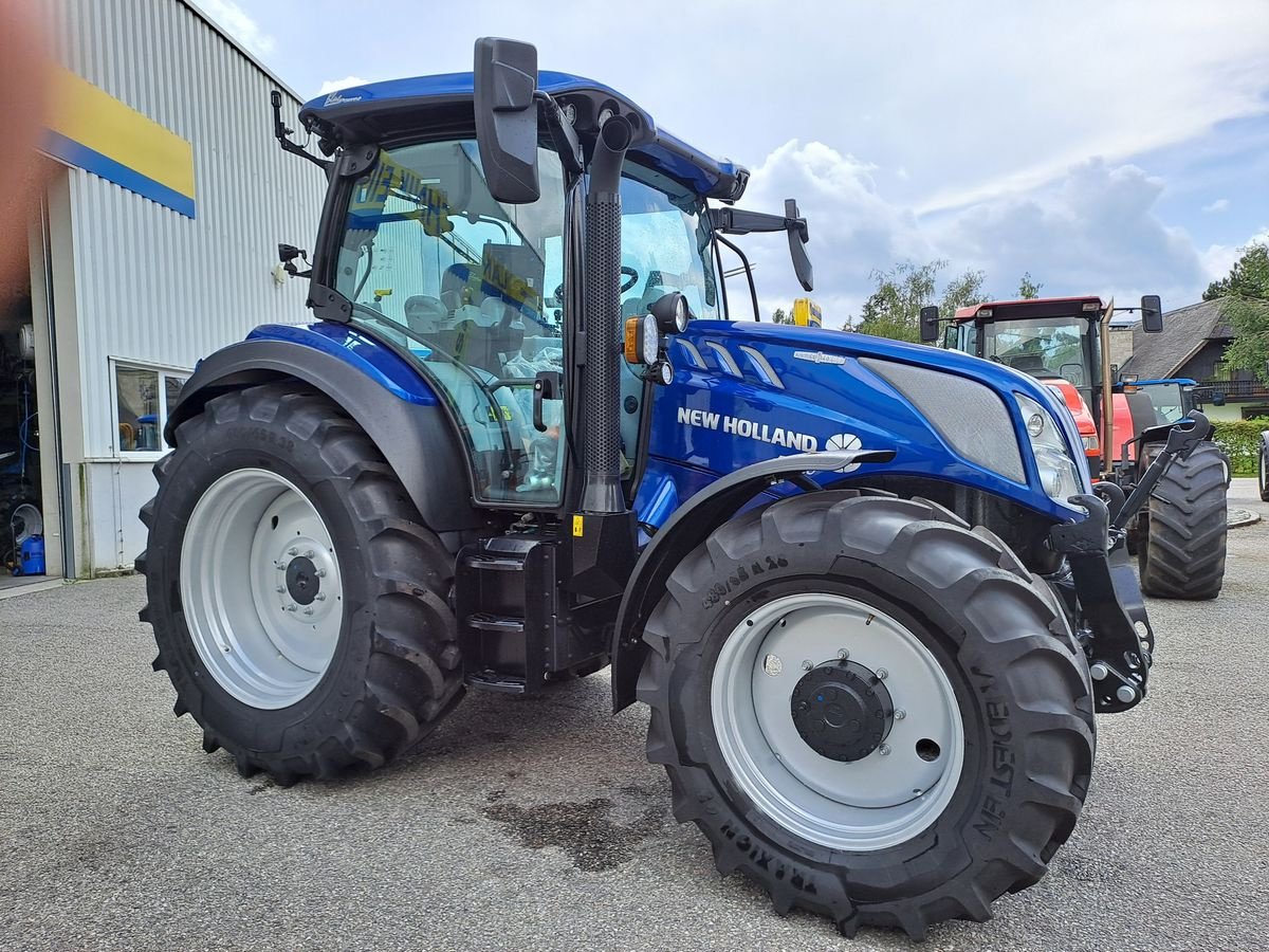 Traktor des Typs New Holland T5.140 AC (Stage V), Neumaschine in Burgkirchen (Bild 4)