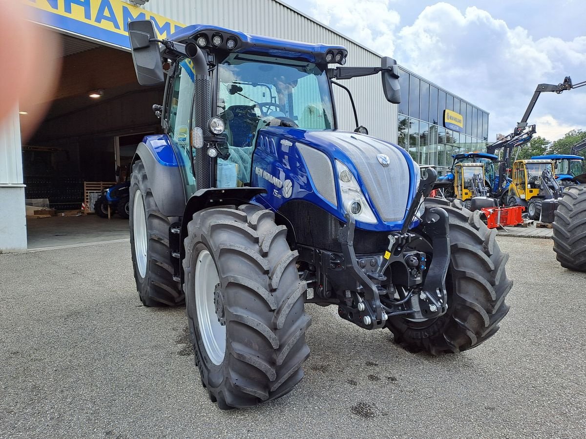 Traktor des Typs New Holland T5.140 AC (Stage V), Neumaschine in Burgkirchen (Bild 3)