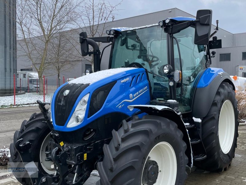 Traktor del tipo New Holland T5.140 AC, Neumaschine In Malterdingen