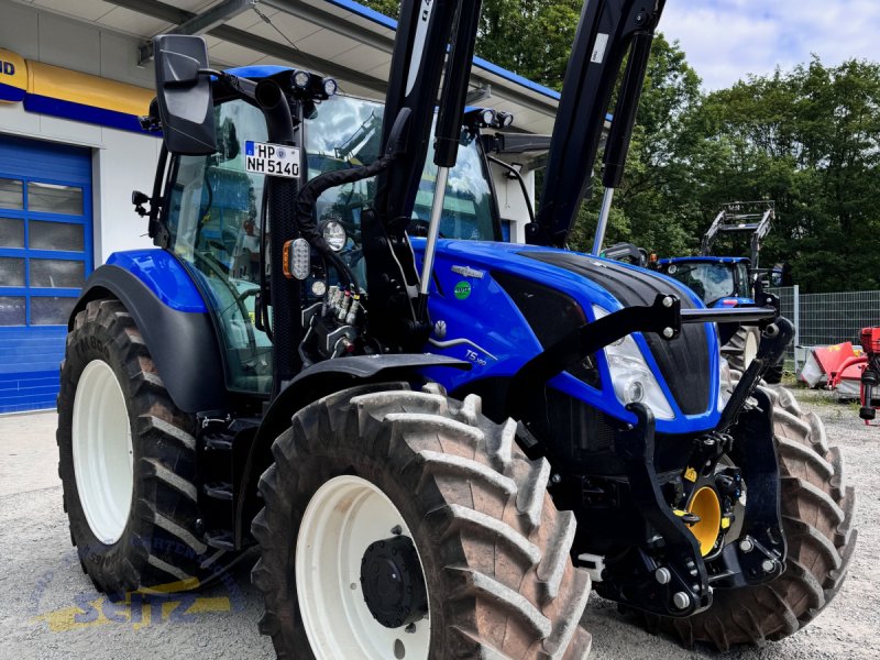 Traktor of the type New Holland T5.140 AC, Neumaschine in Lindenfels-Glattbach (Picture 1)