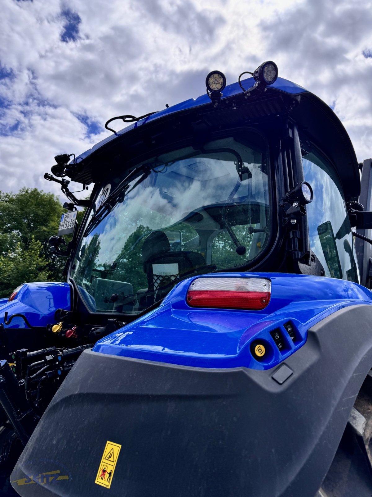 Traktor of the type New Holland T5.140 AC, Neumaschine in Lindenfels-Glattbach (Picture 7)