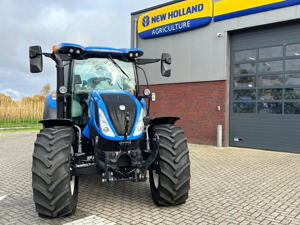 Traktor des Typs New Holland T5.140 Autocommand, Gebrauchtmaschine in BENNEKOM (Bild 4)