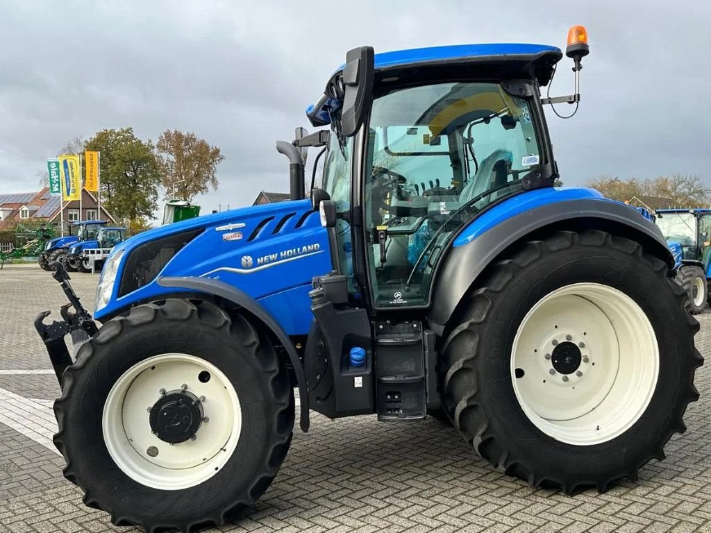 Traktor of the type New Holland T5.140 Autocommand, Gebrauchtmaschine in BENNEKOM (Picture 9)