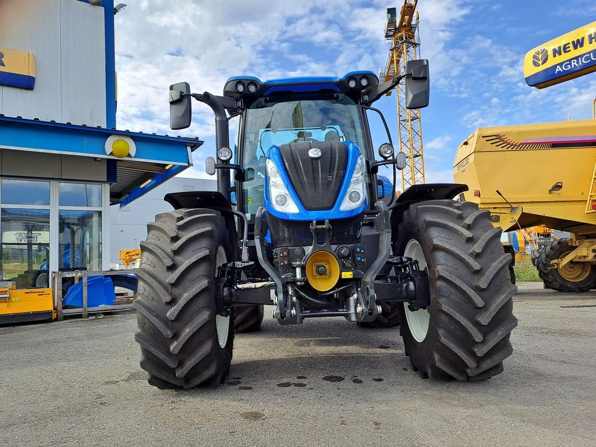 Traktor του τύπου New Holland T5.140 DC (Stage V), Neumaschine σε Burgkirchen (Φωτογραφία 12)