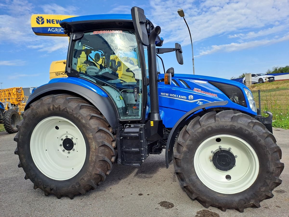 Traktor του τύπου New Holland T5.140 DC (Stage V), Neumaschine σε Burgkirchen (Φωτογραφία 4)