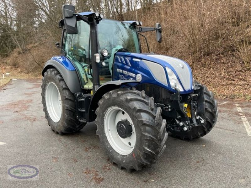 Traktor van het type New Holland T5.140 DC (Stage V), Neumaschine in Münzkirchen (Foto 3)