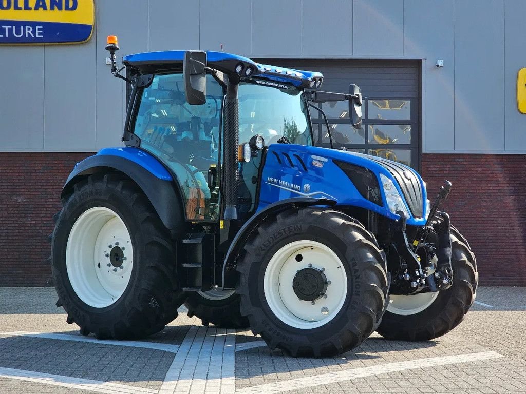 Traktor of the type New Holland T5.140 Dct, Gebrauchtmaschine in BENNEKOM (Picture 1)