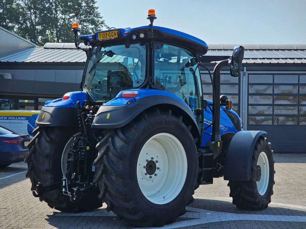 Traktor of the type New Holland T5.140 Dct, Gebrauchtmaschine in BENNEKOM (Picture 4)