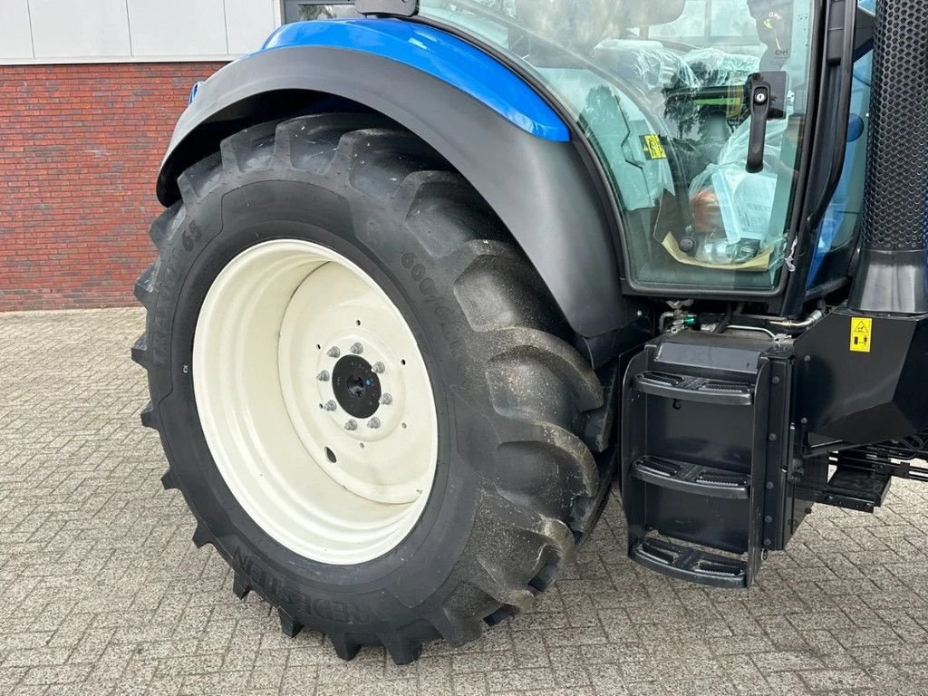 Traktor typu New Holland T5.140 Dynamic command, Gebrauchtmaschine w BENNEKOM (Zdjęcie 8)