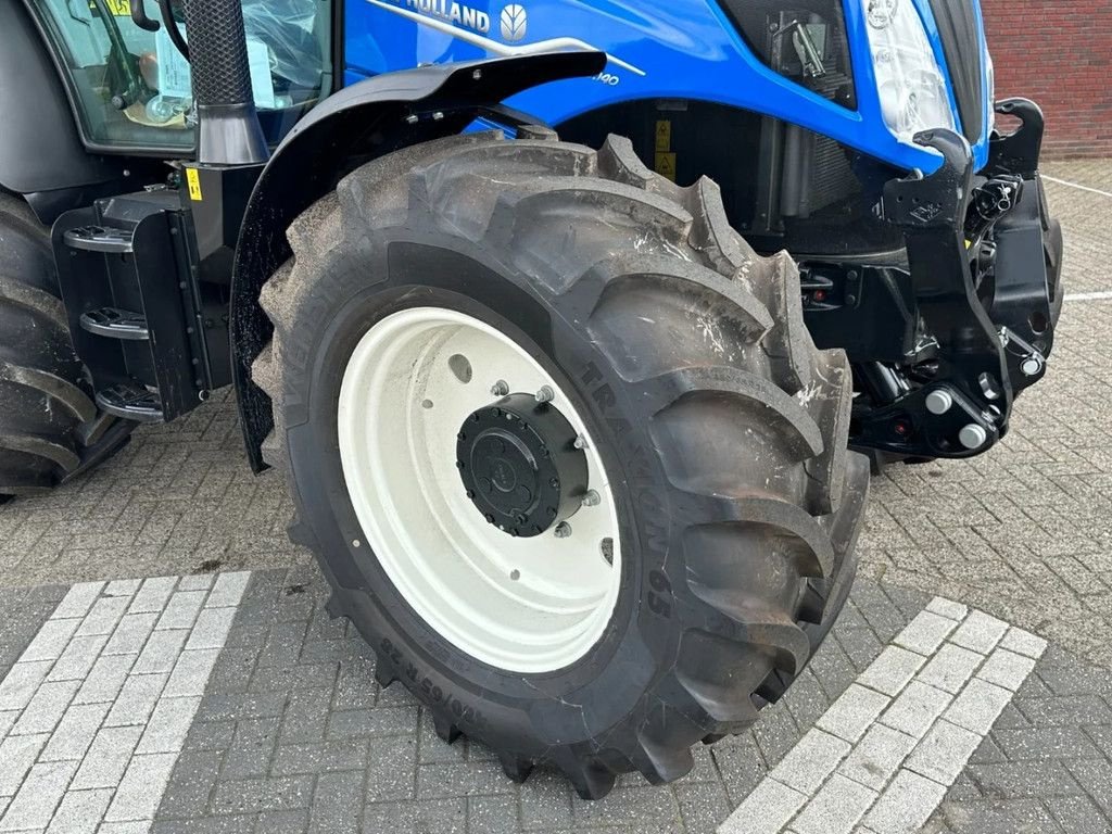 Traktor of the type New Holland T5.140 Dynamic command, Gebrauchtmaschine in BENNEKOM (Picture 5)