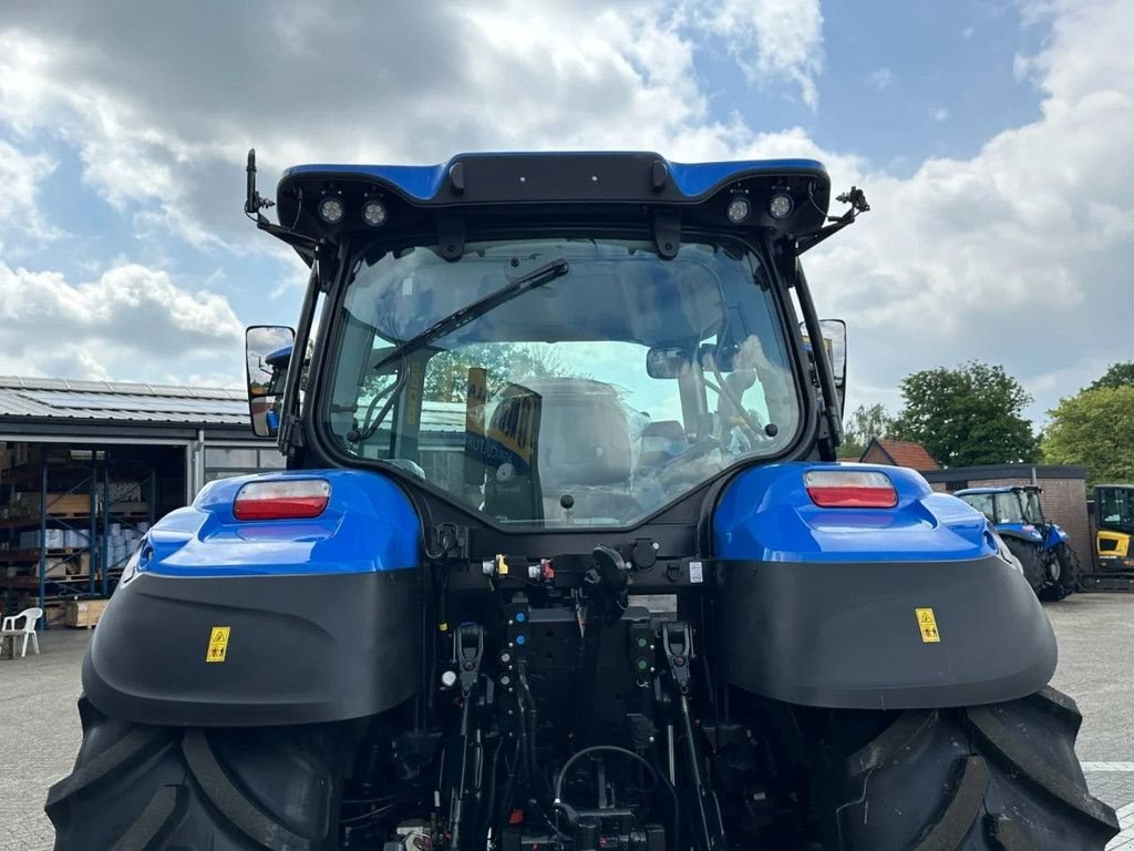 Traktor of the type New Holland T5.140 Dynamic command, Gebrauchtmaschine in BENNEKOM (Picture 11)