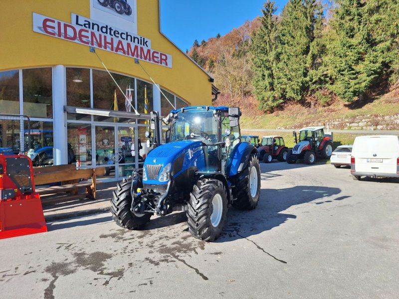 Traktor of the type New Holland T5.80 Dual Command, Vorführmaschine in Burgkirchen (Picture 1)