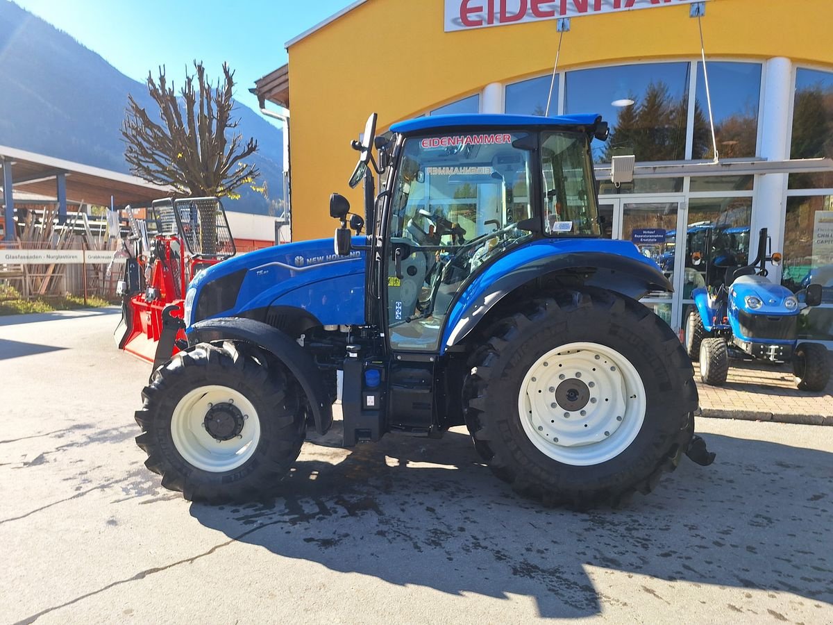 Traktor of the type New Holland T5.80 Dual Command, Vorführmaschine in Burgkirchen (Picture 24)