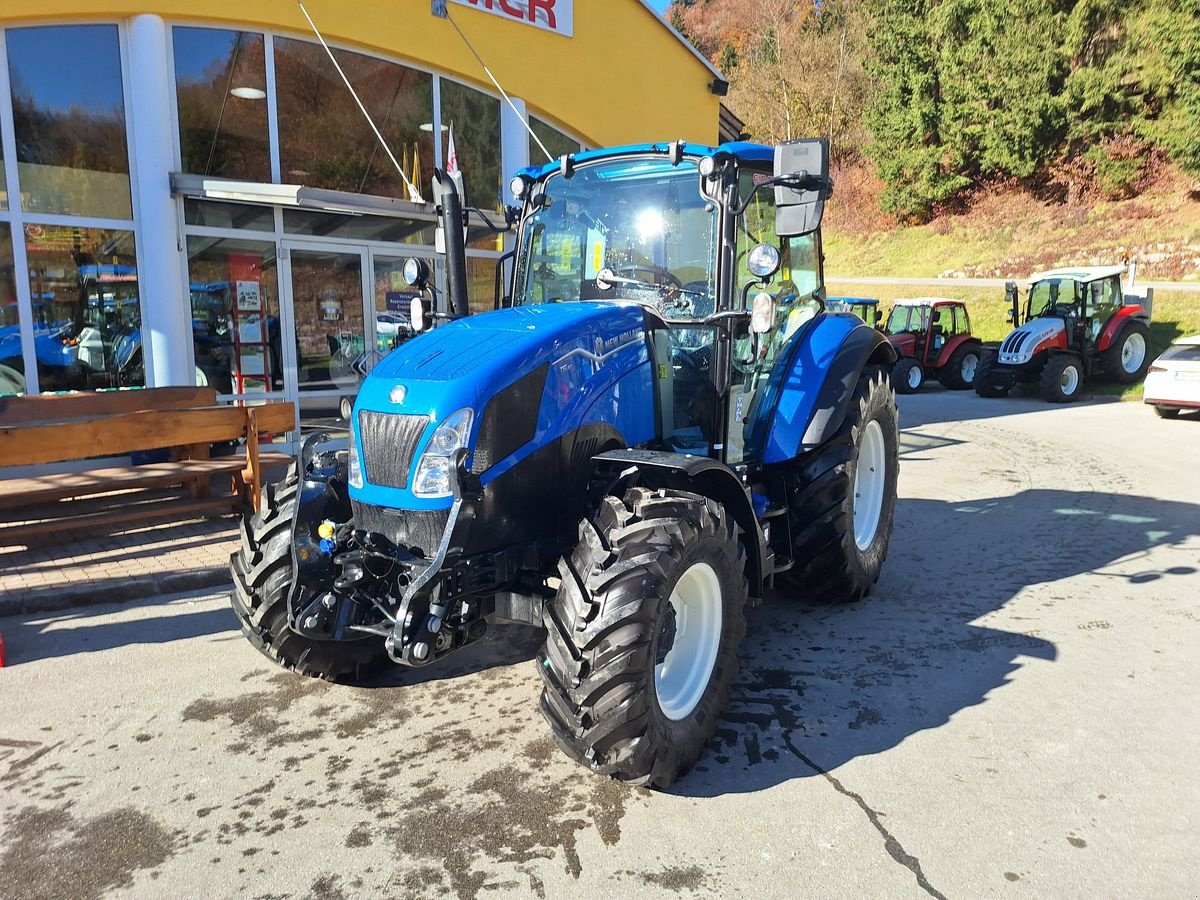 Traktor of the type New Holland T5.80 Dual Command, Vorführmaschine in Burgkirchen (Picture 22)