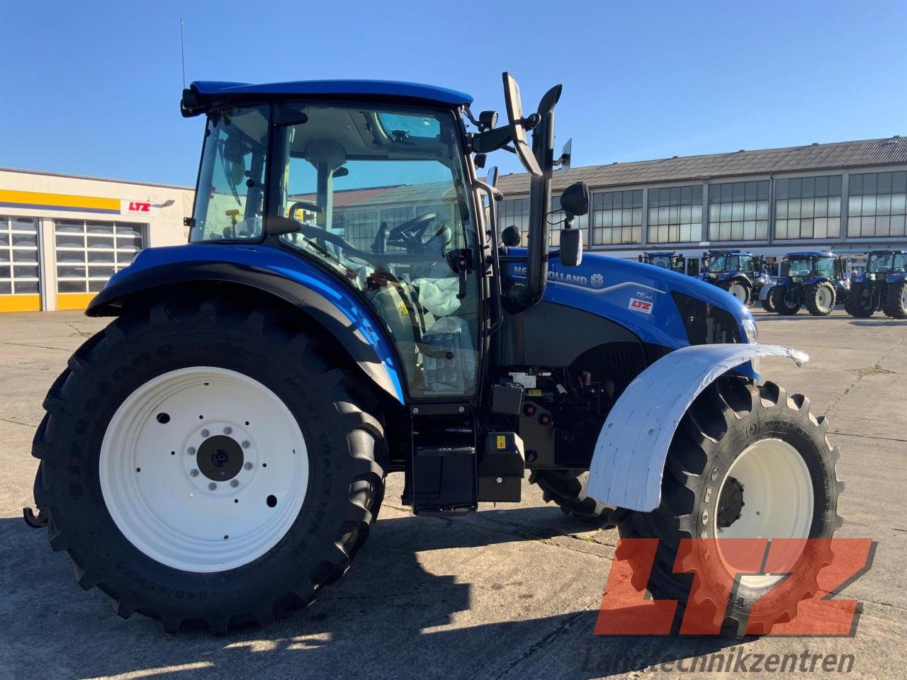 Traktor of the type New Holland T5.90 DC CAB STAGE V, Gebrauchtmaschine in Ampfing (Picture 5)