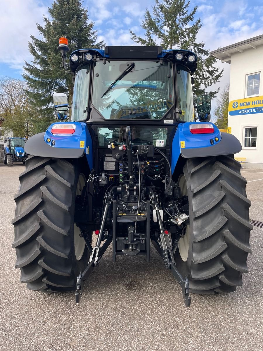 Traktor van het type New Holland T5.90 Dual Command NEW, Neumaschine in Burgkirchen (Foto 4)