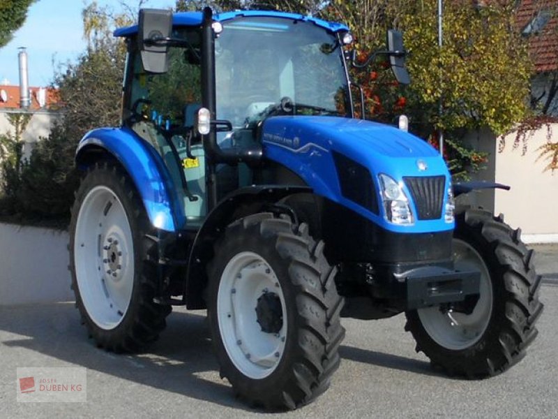 Traktor of the type New Holland T5.90 Dual Command, Vorführmaschine in Ziersdorf (Picture 1)