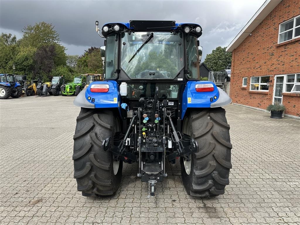 Traktor of the type New Holland T5.90 Kampagne incl. Stoll 530TL frontlæsser, Gebrauchtmaschine in Gjerlev J. (Picture 6)