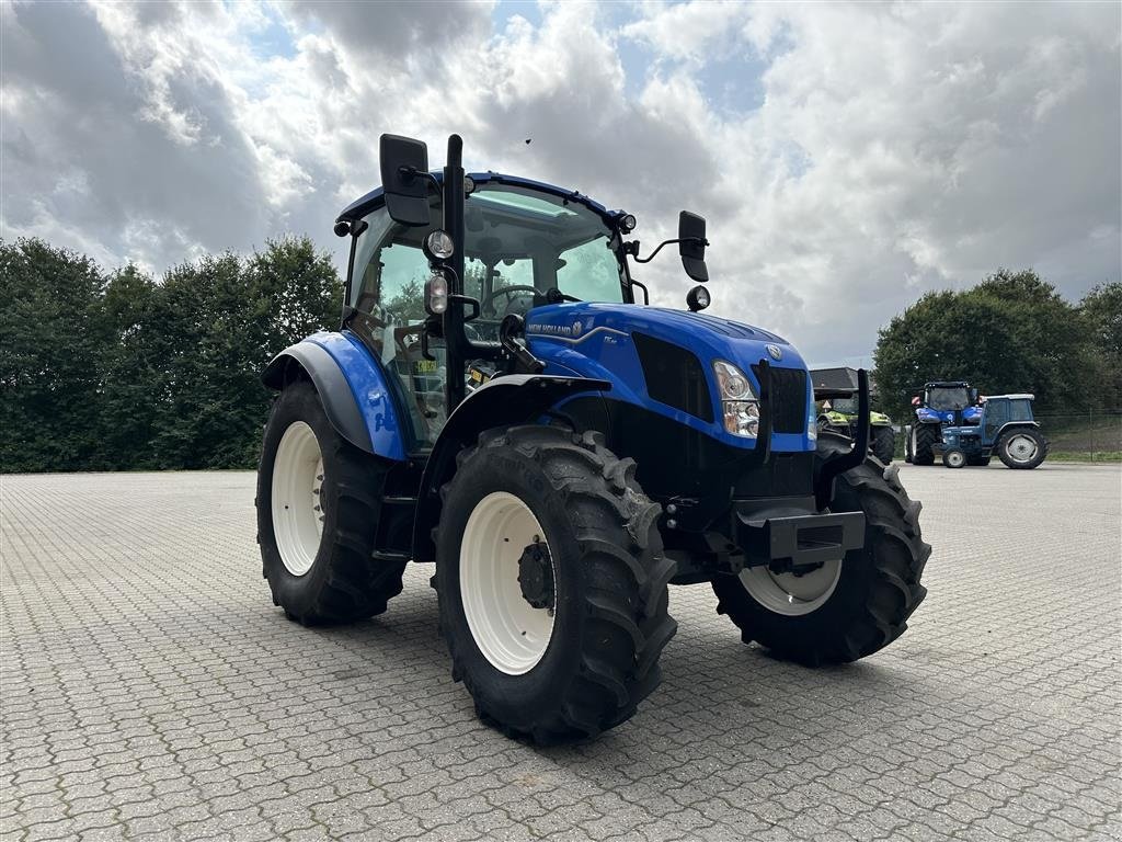 Traktor типа New Holland T5.90 Kampagne incl. Stoll 530TL frontlæsser, Gebrauchtmaschine в Gjerlev J. (Фотография 4)