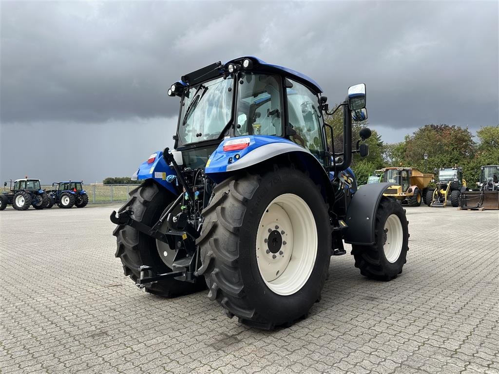 Traktor of the type New Holland T5.90 Kampagne incl. Stoll 530TL frontlæsser, Gebrauchtmaschine in Gjerlev J. (Picture 5)