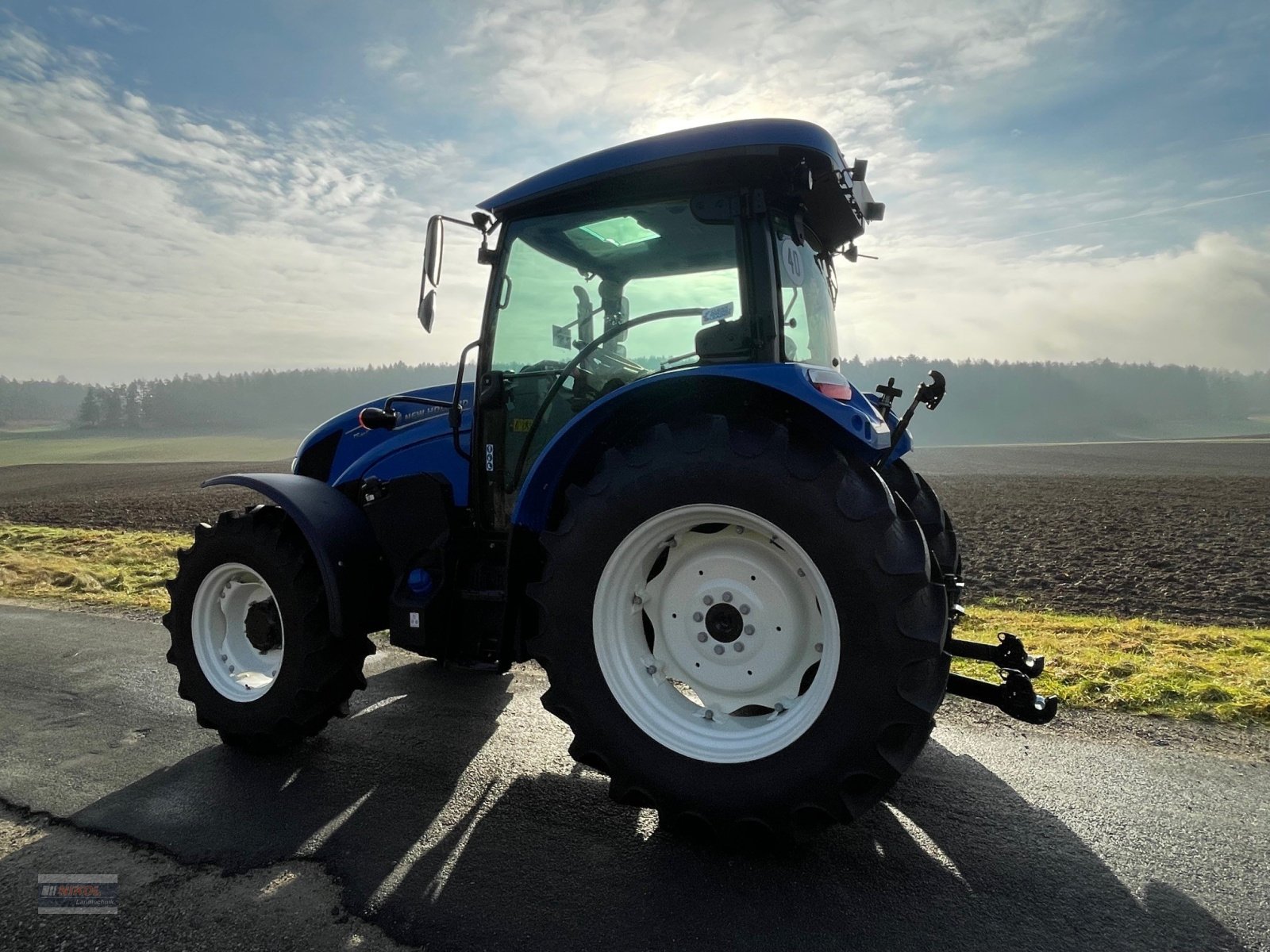 Traktor van het type New Holland T5.90 S, Neumaschine in Lichtenfels (Foto 3)