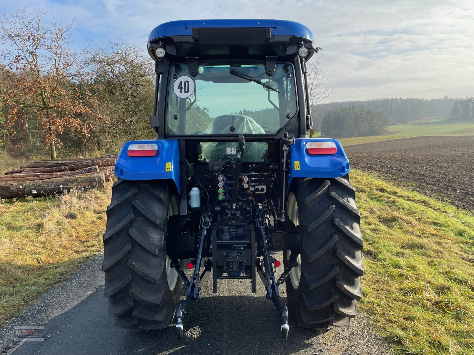 Traktor van het type New Holland T5.90 S, Neumaschine in Lichtenfels (Foto 4)