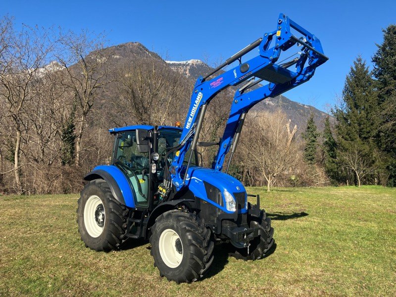 Traktor del tipo New Holland T5.90, Gebrauchtmaschine In Arbedo