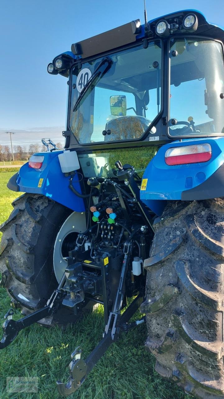 Traktor Türe ait New Holland T5.90, Neumaschine içinde Buch am Wald (resim 3)