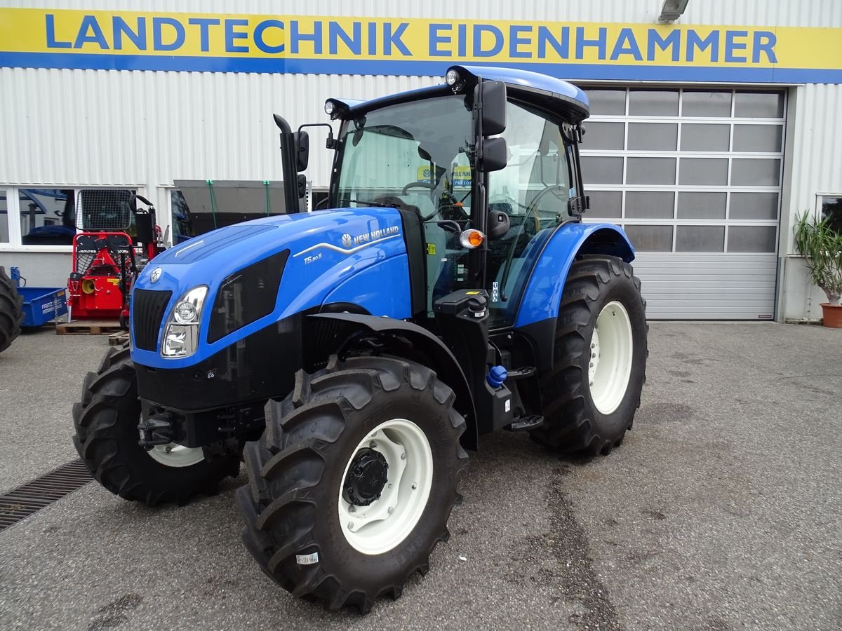 Traktor of the type New Holland T5.90S, Neumaschine in Burgkirchen (Picture 1)