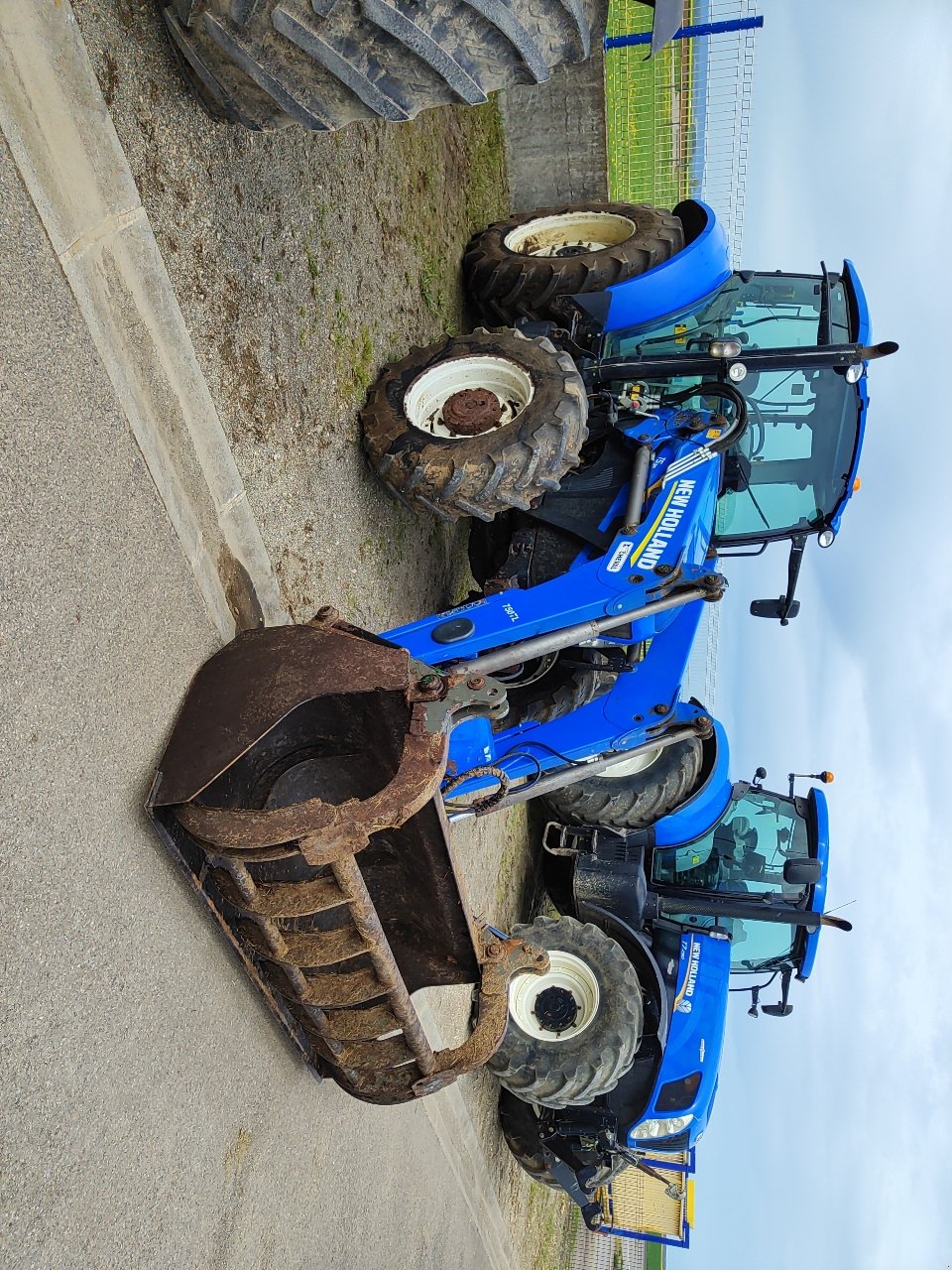 Traktor of the type New Holland T5.95 DC, Gebrauchtmaschine in Eton (Picture 2)