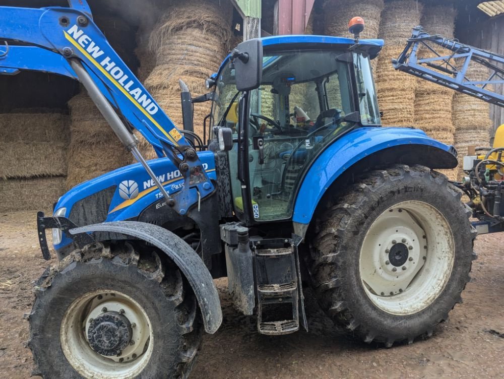 Traktor des Typs New Holland T5.95, Gebrauchtmaschine in FRESNAY LE COMTE (Bild 2)